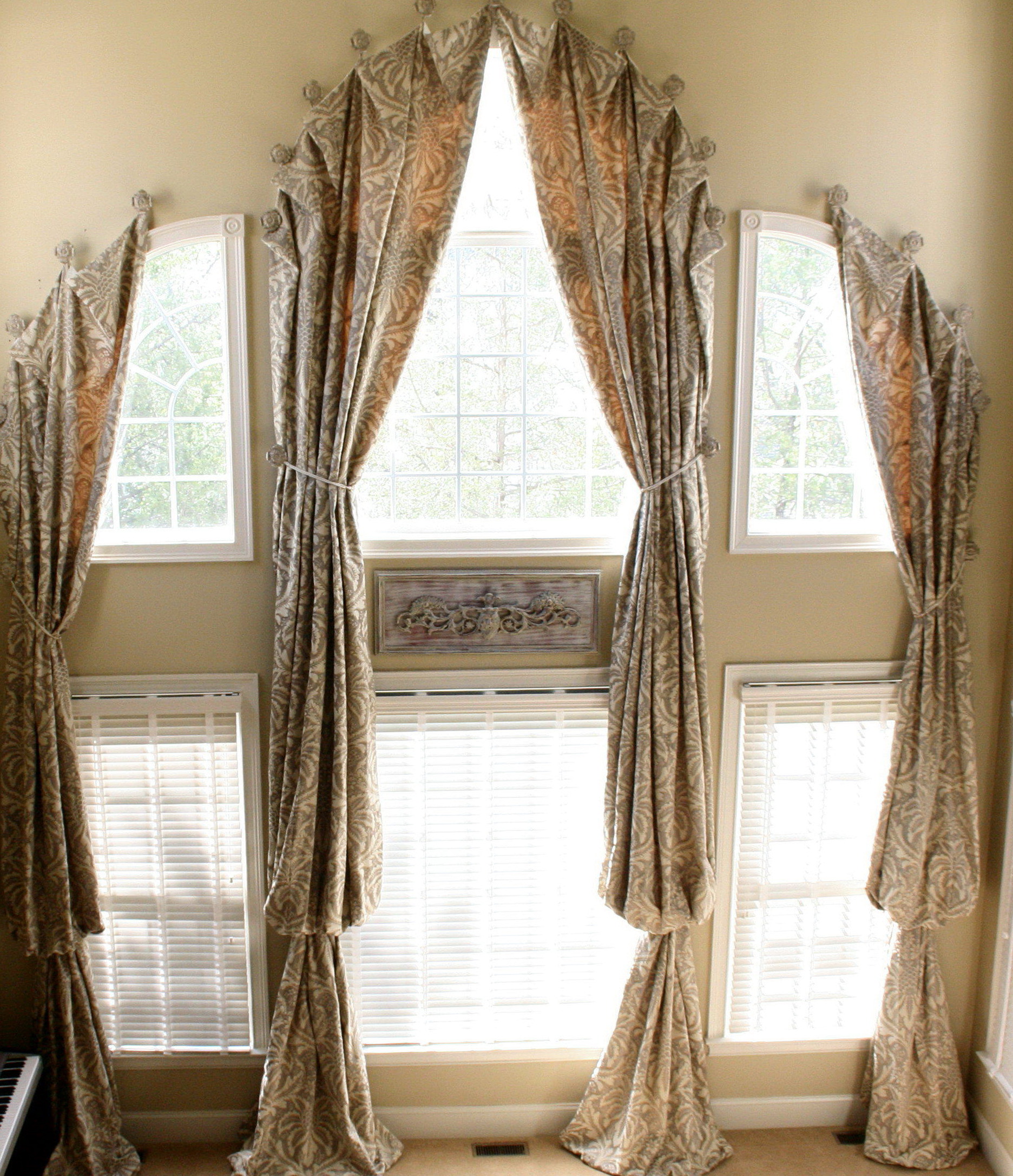 Arched Window Curtains Ideas 