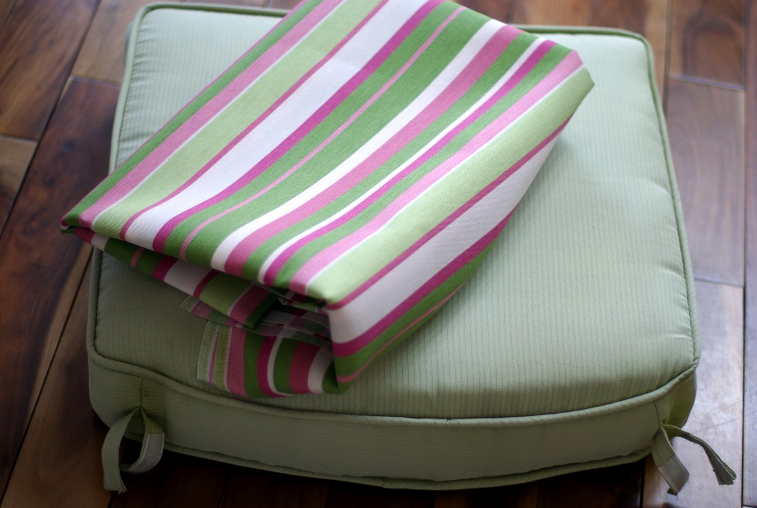 Luxe Self Inflating Seat Cushion | Home Design Ideas